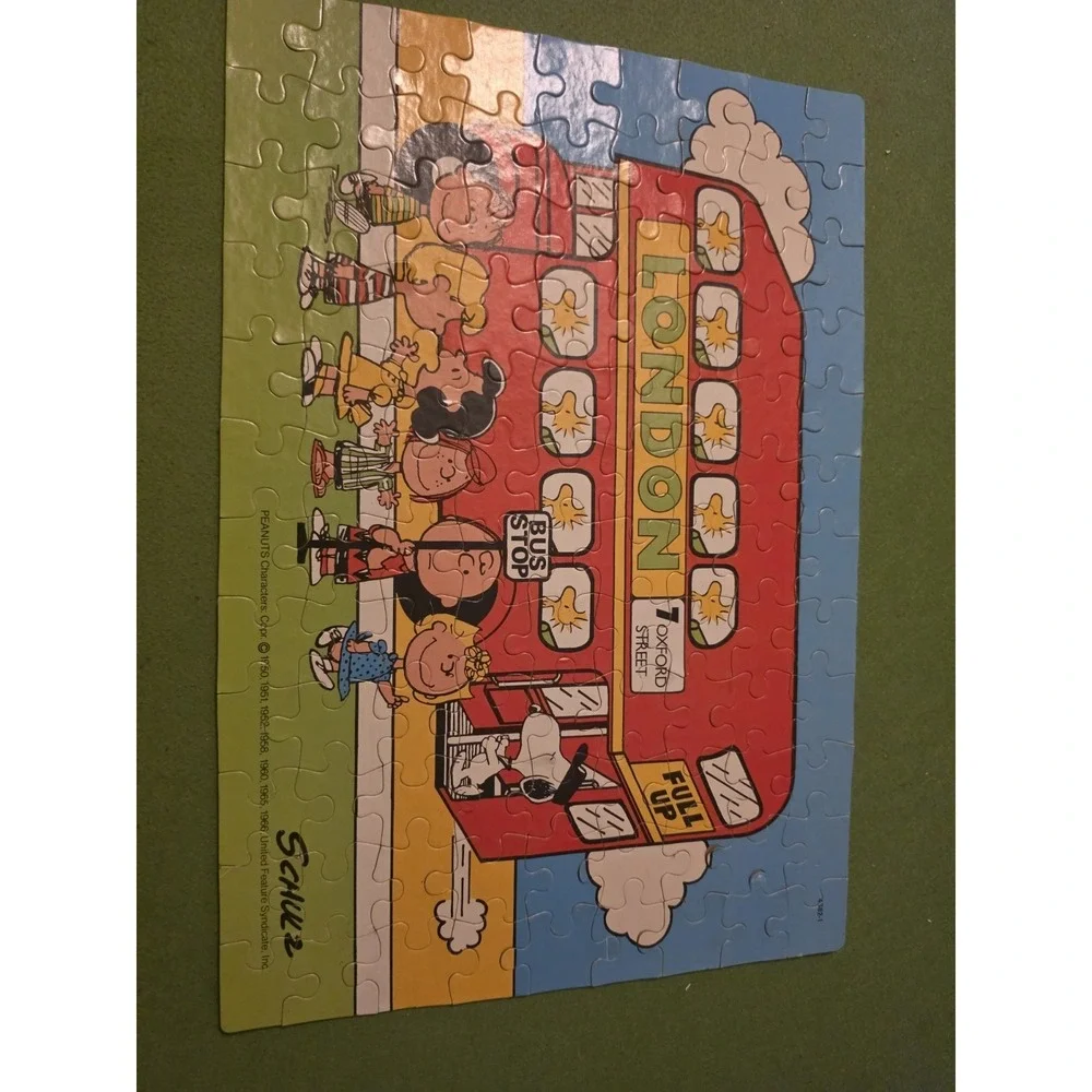 1976 PEANUTS LONDON 100 Piece Puzzle Milton Bradley COMPLETE London Bus